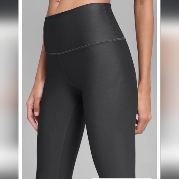 ALO Yoga 7/8 High-Waist Airlift Legging in Anthracite - Picture 3 of 7
